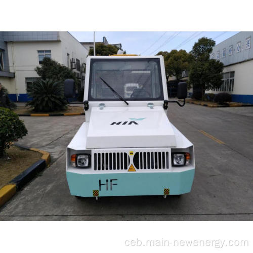 Tractor sa Baggage sa Airport